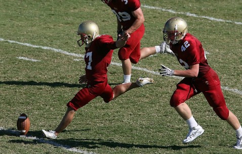 爱游戏体育-数据复盘：菲尼克斯太阳四强战对阵丹佛掘金，库里效率值爆表